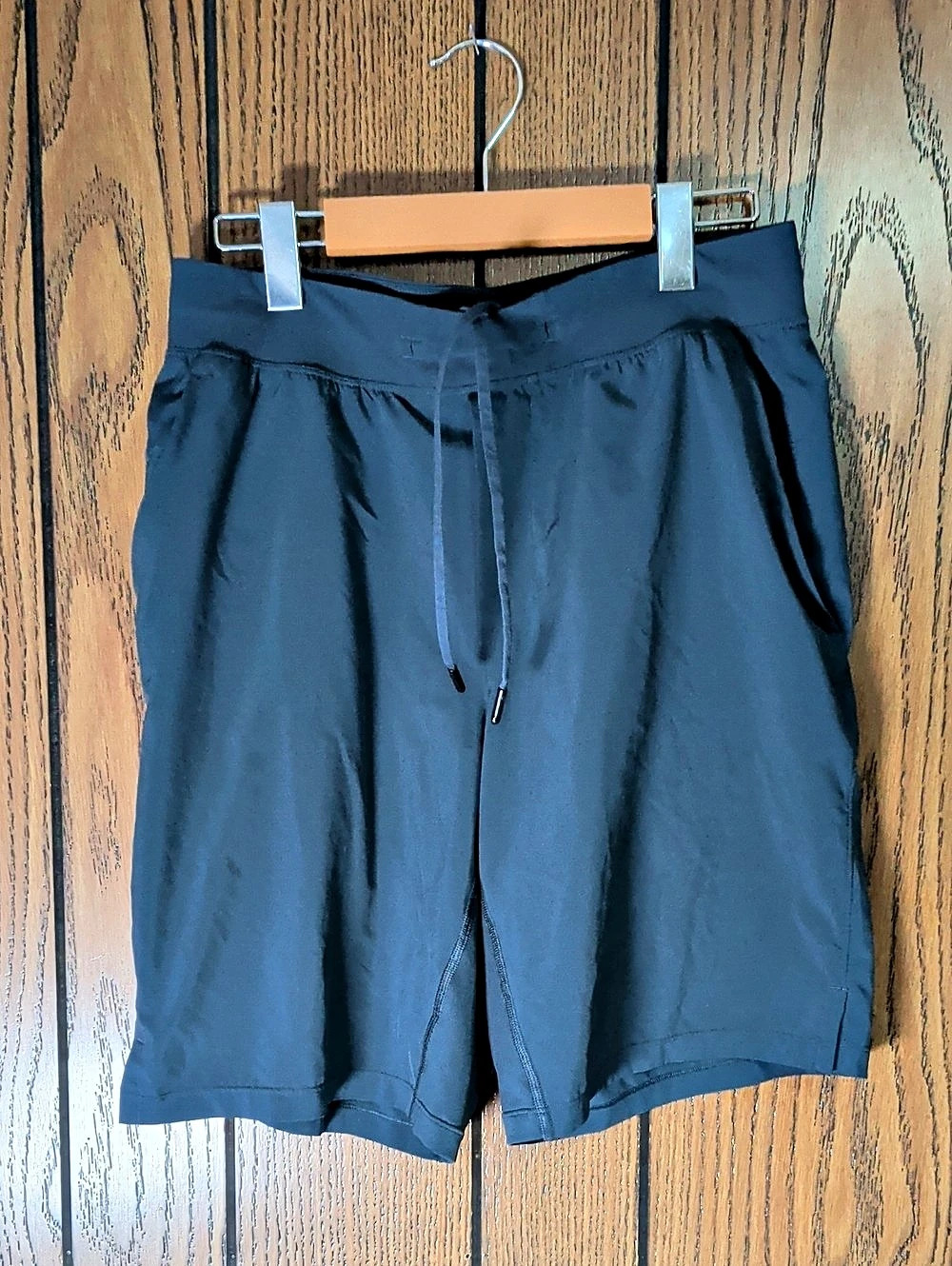Lulu Lemon Men's Athletic Shorts in Blue Size Medium Excellent Condition